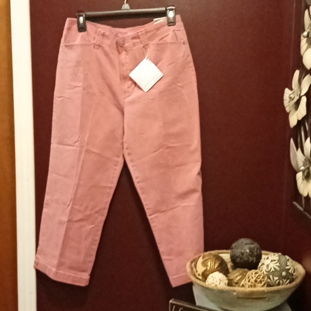 Women's capris